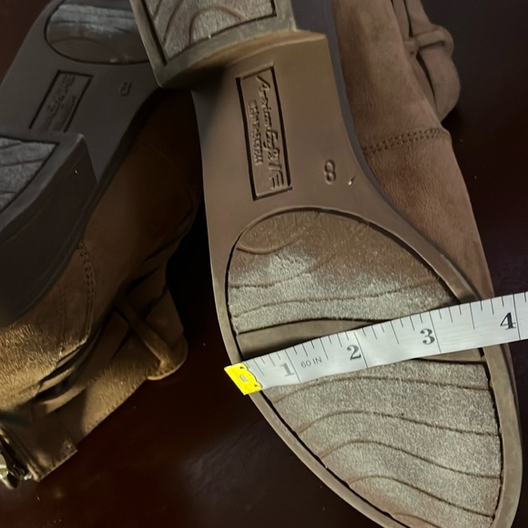 American Eagle tan suede ankle booties, size 8. - Picture 10 of 11